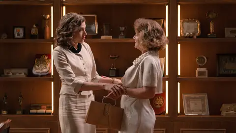 Marta y doña Clara en el Capítulo 455 de Sueños de Libertad Marta y doña Clara en el Capítulo 455 de Sueños de Libertad