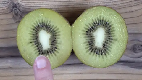 Lo estás haciendo mal: el kiwi también se lava aunque lo peles Lo estás haciendo mal: el kiwi también se lava aunque lo peles