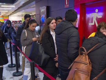 Cola en la administración La Chulapa