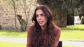 Carlota Baró analiza la relación de Renata con Gustavo e Inés tras el primer capítulo de Las hijas de la criada: “Se siente como una estúpida” Carlota Baró analiza la relación de Renata con Gustavo e Inés tras el primer capítulo de Las hijas de la criada: “Se siente como una estúpida”