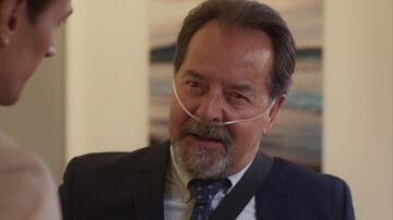 Octavio recibe la mejor de las noticias: el diagnóstico no es tan grave y decide ocultárselo a su familia