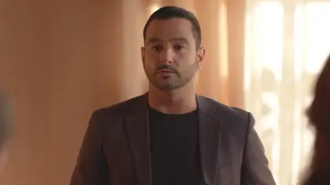 El duro golpe de David que hunde a Patricia: ¡ha recuperado el reloj que Julia le robó a Octavio! El duro golpe de David que hunde a Patricia: ¡ha recuperado el reloj que Julia le robó a Octavio!