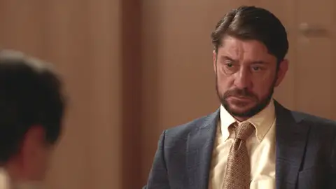 Octavio corta sus relaciones con los Aparicio para proponerles un nuevo negocio: “Quiero que te presentes a las elecciones” Octavio corta sus relaciones con los Aparicio para proponerles un nuevo negocio: “Quiero que te presentes a las elecciones”