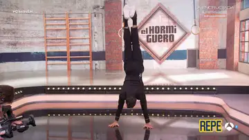 "Soy muy motivado para estas cosas": Óscar Casas demuestra su lado más atlético en El Hormiguero "Soy muy motivado para estas cosas": Óscar Casas demuestra su lado más atlético en El Hormiguero