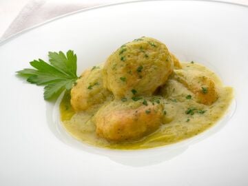 Receta de alb&oacute;ndigas de pollo con salsa de calabac&iacute;n, de Argui&ntilde;ano: "Los peque&ntilde;os pueden participar en la elaboraci&oacute;n"