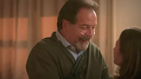 La ilusión se apodera de Octavio al descubrir que va a ser abuelo: ¡Amanda le dice que está embarazada! La ilusión se apodera de Octavio al descubrir que va a ser abuelo: ¡Amanda le dice que está embarazada!