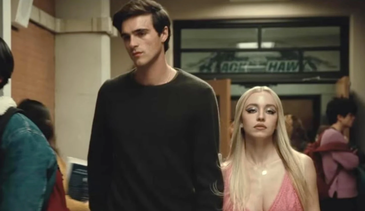Jacob Elordi y Sydney Sweeney como Nate y Cassie en Euphoria