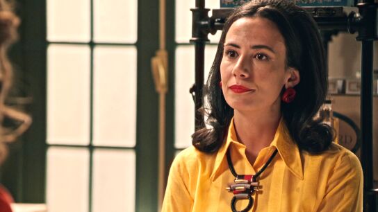 Cap&iacute;tulo 452 de Sue&ntilde;os de libertad: 5 de diciembre: Cloe admite el plagio de Brossard al perfume de Luis 