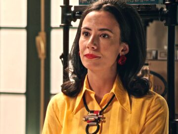 Cap&iacute;tulo 452 de Sue&ntilde;os de libertad: 5 de diciembre: Cloe admite el plagio de Brossard al perfume de Luis 