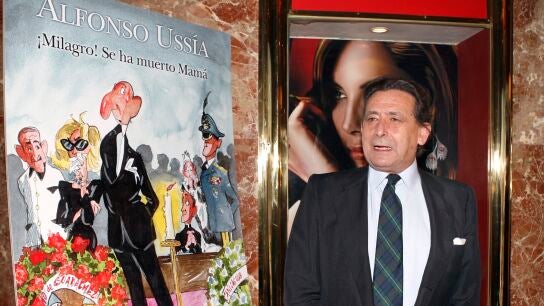 El escritor Alfonso Uss&iacute;a durante la presentaci&oacute;n en Madrid de uno de sus libros
