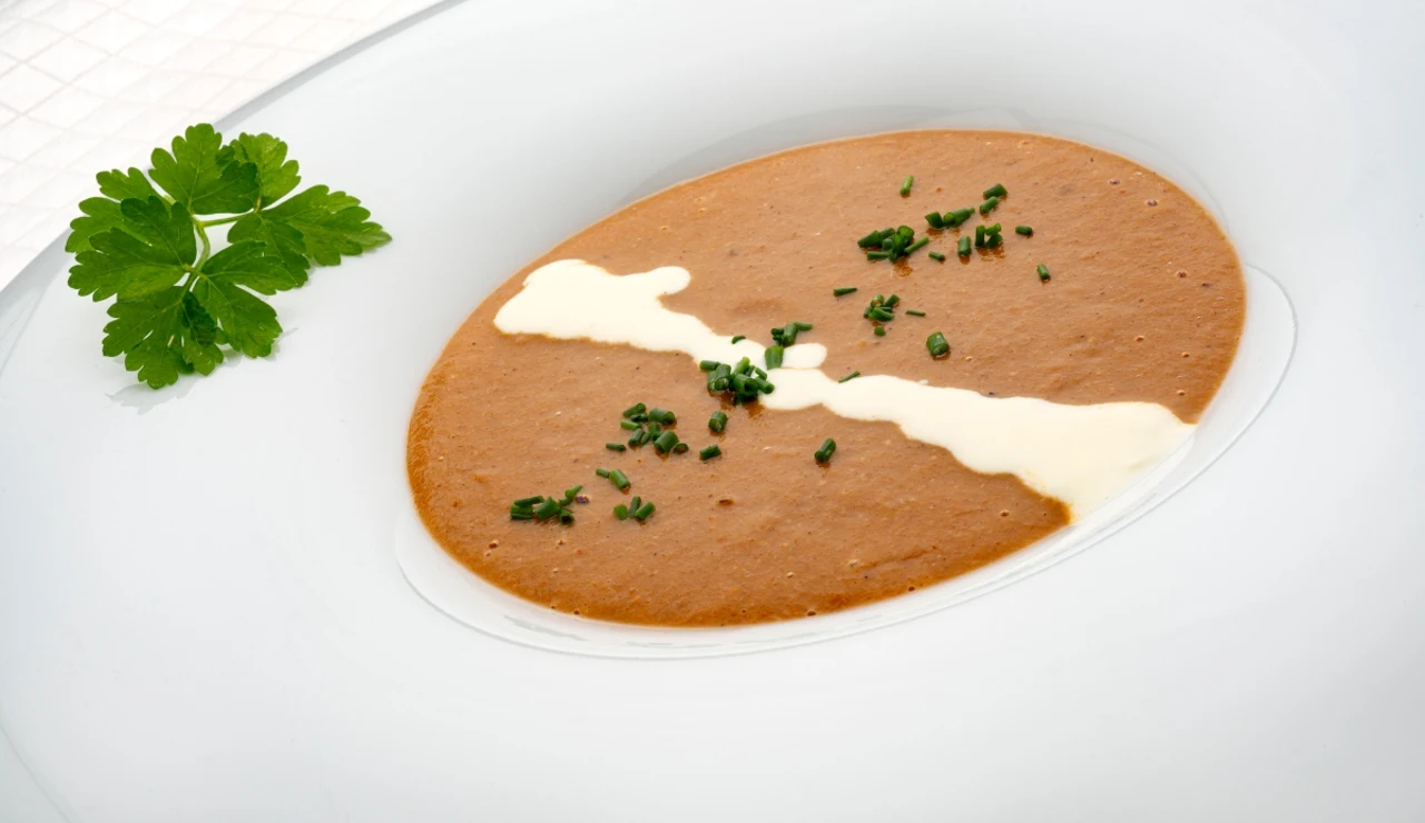 Sopa de mejillones: la receta de fiesta y a muy buen precio, que propone Karlos Arguiñano