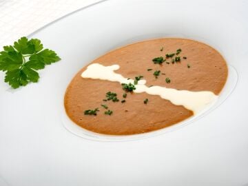 Sopa de mejillones: la receta de fiesta y a muy buen precio, que propone Karlos Arguiñano