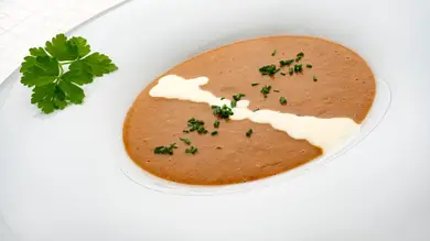 Sopa de mejillones: Karlos Arguiñano propone una receta de fiesta... ¡a muy buen precio! Sopa de mejillones: Karlos Arguiñano propone una receta de fiesta... ¡a muy buen precio!