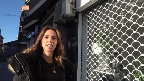 Paola Olmedo haciendo declaraciones a la prensa Paola Olmedo haciendo declaraciones a la prensa