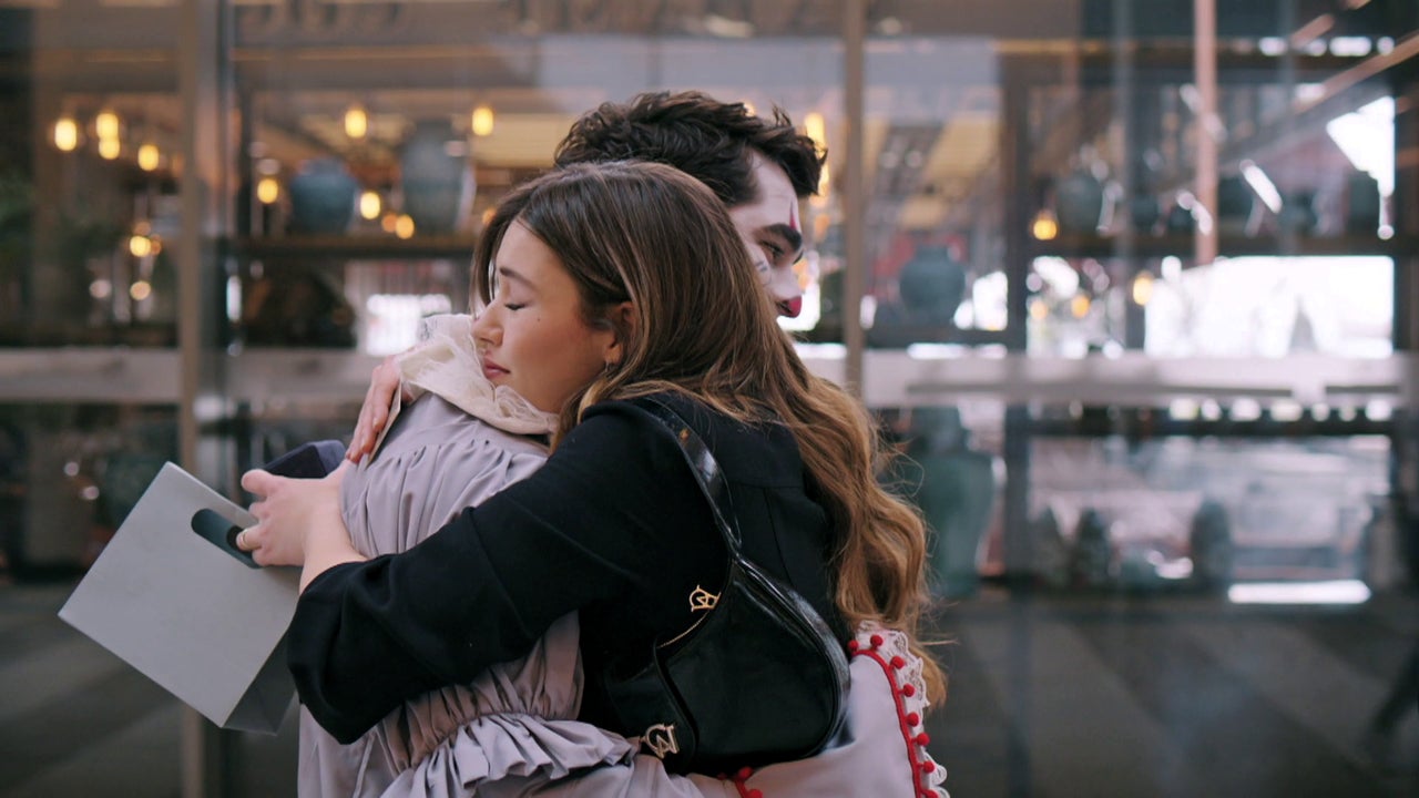 Ferit le dedica una canción y le presenta su nueva tienda #Seyfer Ferit le dedica una canción y le presenta su nueva tienda #Seyfer