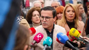 Gallardo se compromete a recuperar el proyecto 2+1 para la carretera Zafra-Jerez y anuncia un bono único de transporte Gallardo se compromete a recuperar el proyecto 2+1 para la carretera Zafra-Jerez y anuncia un bono único de transporte