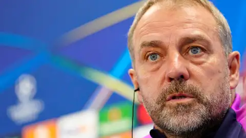 Hansi Flick en la ciudad deportiva Joan Gamper Hansi Flick en la ciudad deportiva Joan Gamper