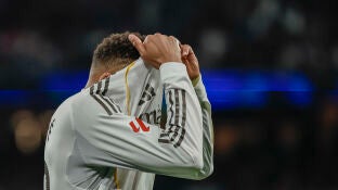 Kylian Mbapp&eacute;, desesperado en el partido contra el Celta de Vigo