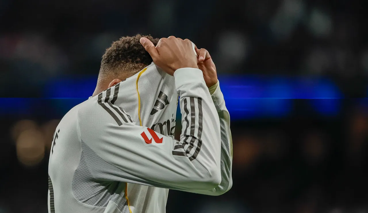 Kylian Mbappé, desesperado en el partido contra el Celta de Vigo