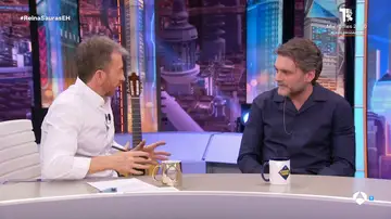 El día que Salva Reina tiró confeti a la Guardia Civil: "El hombre no sabía dónde apuntar con la linterna" El día que Salva Reina tiró confeti a la Guardia Civil: "El hombre no sabía dónde apuntar con la linterna"