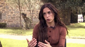 "No queríamos quedarnos en esa superficialidad": así trabajaron Carlota Baró y Xoel Fernández la relación entre sus personajes "No queríamos quedarnos en esa superficialidad": así trabajaron Carlota Baró y Xoel Fernández la relación entre sus personajes