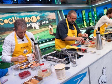 "Qu&eacute; manita tengo": Manuel carrasco se luce con la receta de David de Jorge