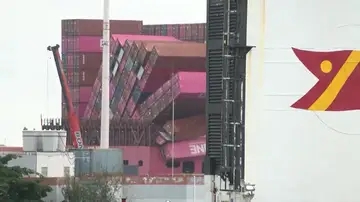 Un buque pierde parte de la carga al sufrir un golpe de mar cerca de las costas canarias Un buque pierde parte de la carga al sufrir un golpe de mar cerca de las costas canarias