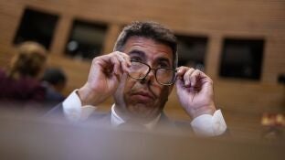 La secretaria de Maz&oacute;n dice que no recuerda que hablara con &eacute;l la tarde de la dana y que no suspendi&oacute; agenda oficial