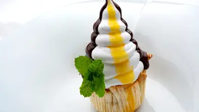 Joseba Arguiñano elabora un postre clásico con más de 100 años de historia: receta de Carolina Joseba Arguiñano elabora un postre clásico con más de 100 años de historia: receta de Carolina