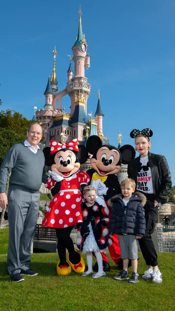 Charlene y Alberto de Mónaco con sus hijos Jacques y Gabriella Charlene y Alberto de Mónaco con sus hijos Jacques y Gabriella