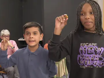 Los niños de San Ildefonso ensayan para cantar los premios Los niños de San Ildefonso ensayan para cantar los premios