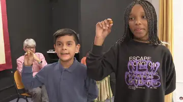 Los niños de San Ildefonso ensayan para cantar los premios Los niños de San Ildefonso ensayan para cantar los premios