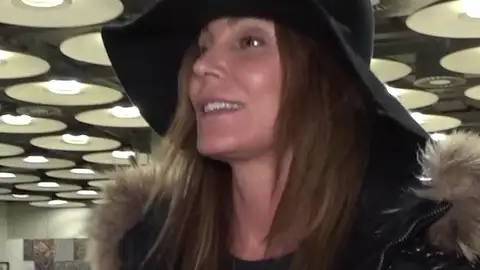 Mar Flores ante los micrófonos Mar Flores ante los micrófonos