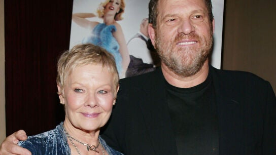 Judi Dench y Harvey Weinstein en 2005