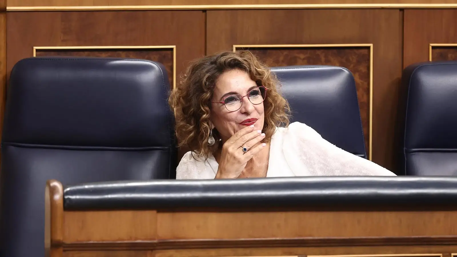 Montero renuncia a su escaño en el Congreso para liderar la