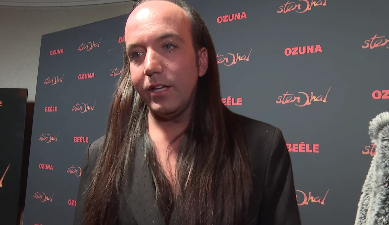 Aless Gibaja, en el photocall de un evento