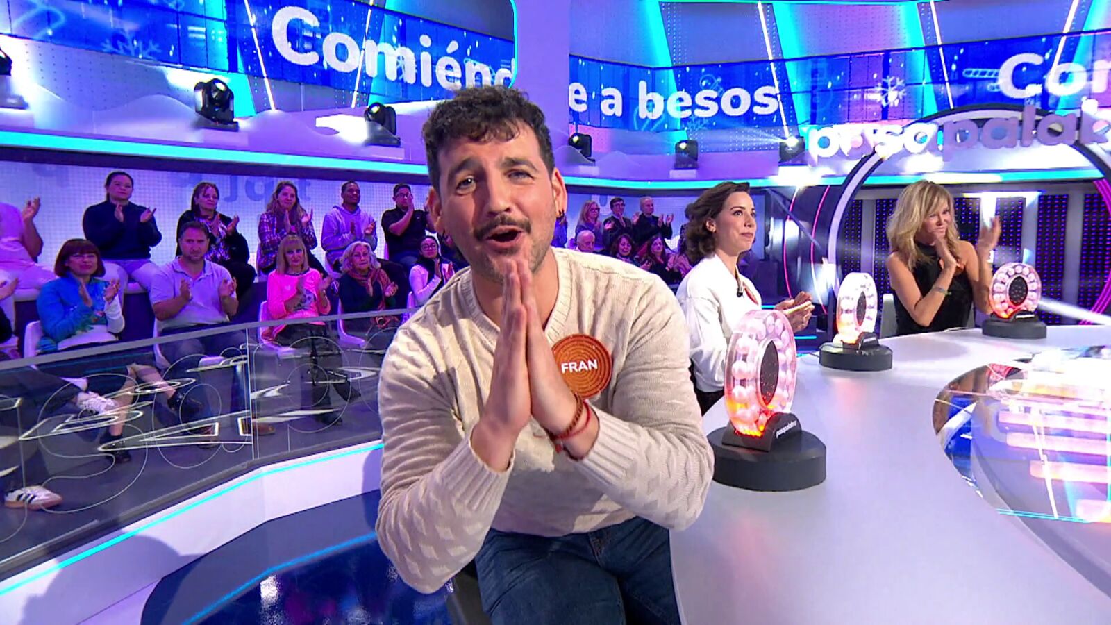 “Perdóname”: el motivo por el que Fran Perea pide disculpas a Rozalén en Pasapalabra