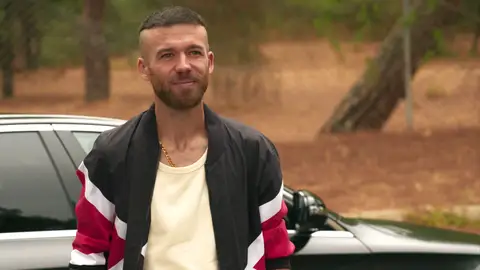 Nando intenta intimidar a Julia… ¡y David saca la cara por ella! Nando intenta intimidar a Julia… ¡y David saca la cara por ella!