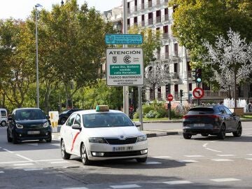Ayuntamiento ampl&iacute;a a todo 2026 la moratoria de acceso a los veh&iacute;culos empadronados en Madrid sin etiqueta