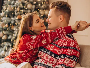 Pareja con pijamas de Navidad Pareja con pijamas de Navidad