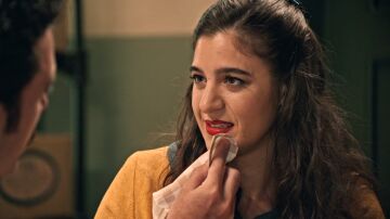 David sorprende a Carmen y ambos hablan de lo que hubiera pasado si no hubiesen roto su relación David sorprende a Carmen y ambos hablan de lo que hubiera pasado si no hubiesen roto su relación