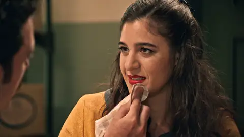 David sorprende a Carmen y ambos hablan de lo que hubiera pasado si no hubiesen roto su relación David sorprende a Carmen y ambos hablan de lo que hubiera pasado si no hubiesen roto su relación