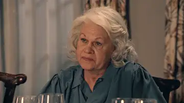 Delia se posiciona del lado de Gabriel y miente ante los De la Reina: “No fui una buena madre” Delia se posiciona del lado de Gabriel y miente ante los De la Reina: “No fui una buena madre”