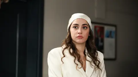 “Si no paras, yo tampoco”: Uras presiona a Seren en comisaría en los próximos capítulos de Renacer “Si no paras, yo tampoco”: Uras presiona a Seren en comisaría en los próximos capítulos de Renacer