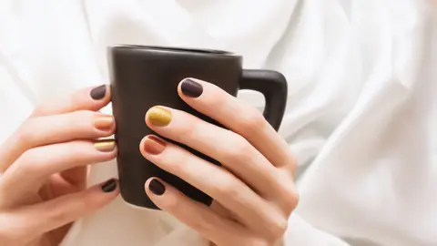 Manicura con purpurina Manicura con purpurina