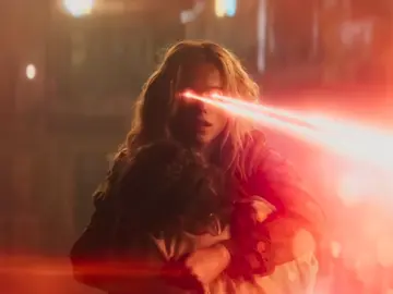 Milly Alcock como Supergirl Milly Alcock como Supergirl