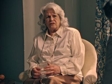 Gabriel tiene un acercamiento con Delia... &iexcl;pero sigue juzg&aacute;ndola!