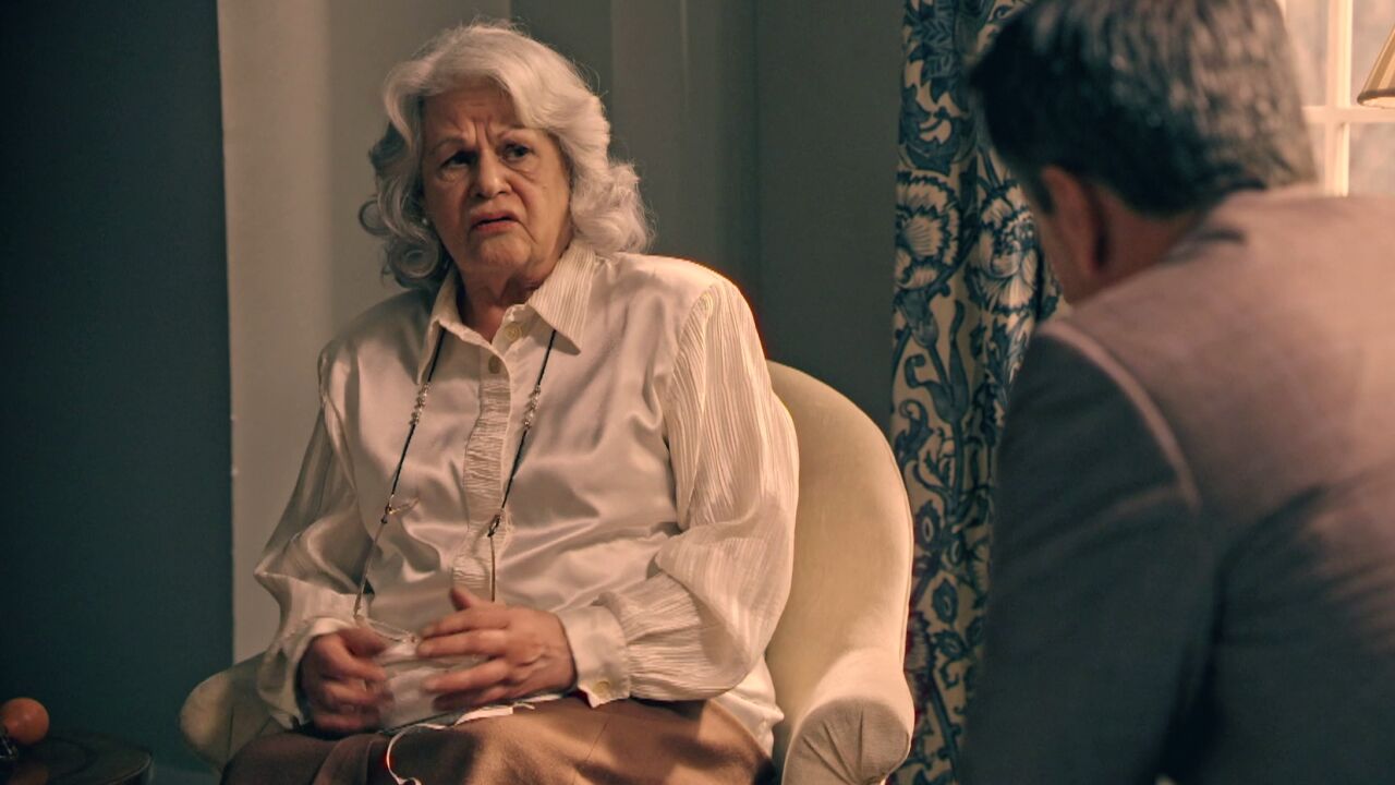 Gabriel tiene un acercamiento con Delia... ¡pero sigue juzgándola!