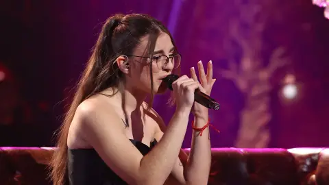 Aroa ilumina la última semifinal de La Voz con su versión de ‘Bésame bonito’ Aroa ilumina la última semifinal de La Voz con su versión de ‘Bésame bonito’
