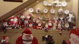 La casa de los 400 Papás Noel que se abre cada año por una causa solidaria: "No imaginé repetirlo cada año, pero la necesidad sigue ahí" La casa de los 400 Papás Noel que se abre cada año por una causa solidaria: "No imaginé repetirlo cada año, pero la necesidad sigue ahí"